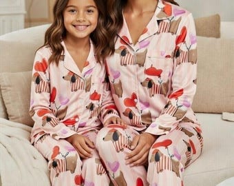 Conjunto de pijama de cetim Love Daschun, roupa de dormir retrô rosa, presente de Páscoa/Primavera
