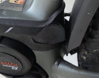Bosch CX Ladebuchsen Abdeckung aus tpu | Schutzkappe für CUBE E-Bike | Performance Line CX Port Cover | 3D Druck | Carbon, Textur od Diamand