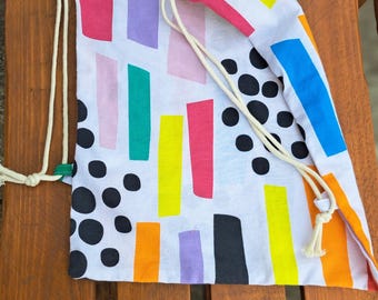 Bolsa de tela colorida hecha a mano con cordón ajustable, mochila geométrica de algodón con estampado multicolor, bolsa de gimnasio ligera.