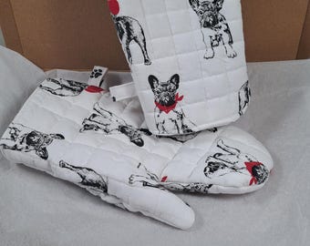 Handmade Upcycled Dog‑Print Oven Mitt Set – Quilted Kitchen Gloves, Gift Ready