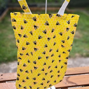 Borsa tote in cotone con motivo ape gialla, borsa a tracolla per lo shopping con motivo a nido d'ape in tela