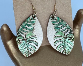 Leaf earrings - Natural Woodland Earrings - Engraved Wood Art - Nickel Free - Jewelry - Green - Garden