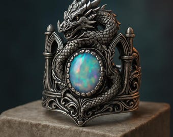 Anillo de corona de dragón barroco en plata de ley 925 oxidada con centro de ópalo ovalado