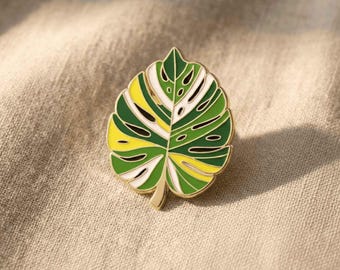 Monstera Enamel Pin, Green Brooch, Plant Lapel Pin, Botanical Badge, Gardening Accessories