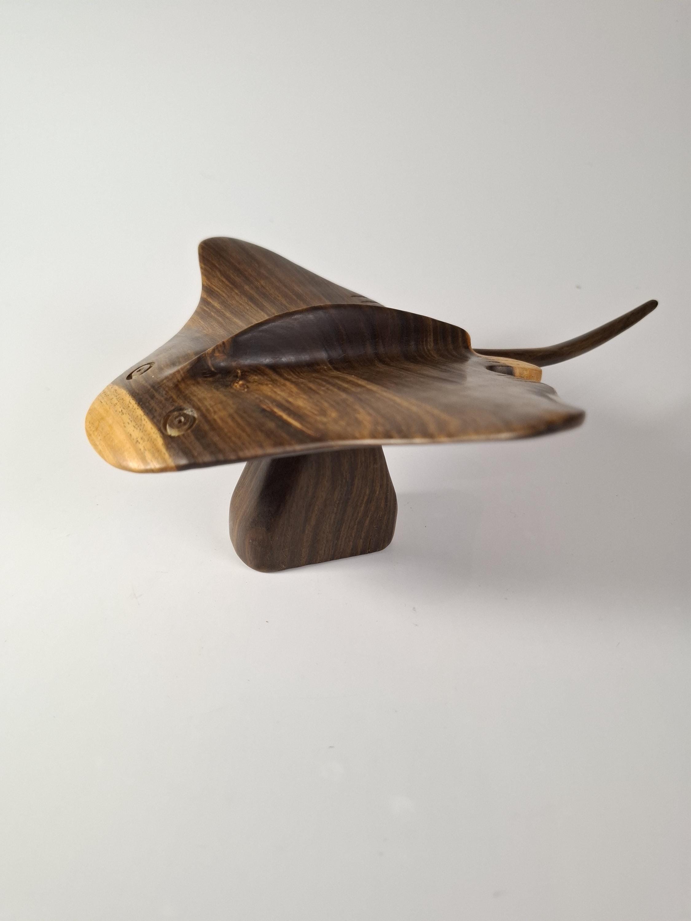 Wood manta ray sculpture - Etsy 日本