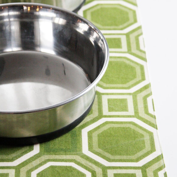 Large Pet-Mat (Placemat for your Dog's Bowl) Green Geometric: Large Size