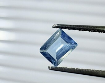 Aguamarina natural talla octogonal / 5x4x2 mm / 0,25 quilates / Gema azul cielo limpia y transparente