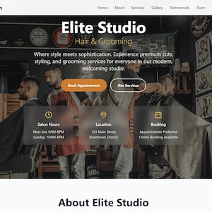Puede incluir: Página de inicio del sitio web de Elite Studio, un salón de peluquería y servicios de aseo. La imagen muestra a los barberos trabajando en los clientes, con texto superpuesto a la imagen que incluye el horario del salón, la ubicación y la información de reserva.