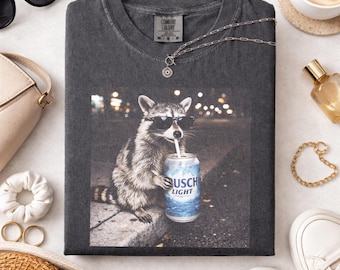 Camiseta con estampado de mapache genial, camiseta divertida para amantes de los animales, camiseta vintage de cerveza con mapache, camiseta divertida de mapache con meme para la generación Z, camiseta retro de Busch Light con mapache
