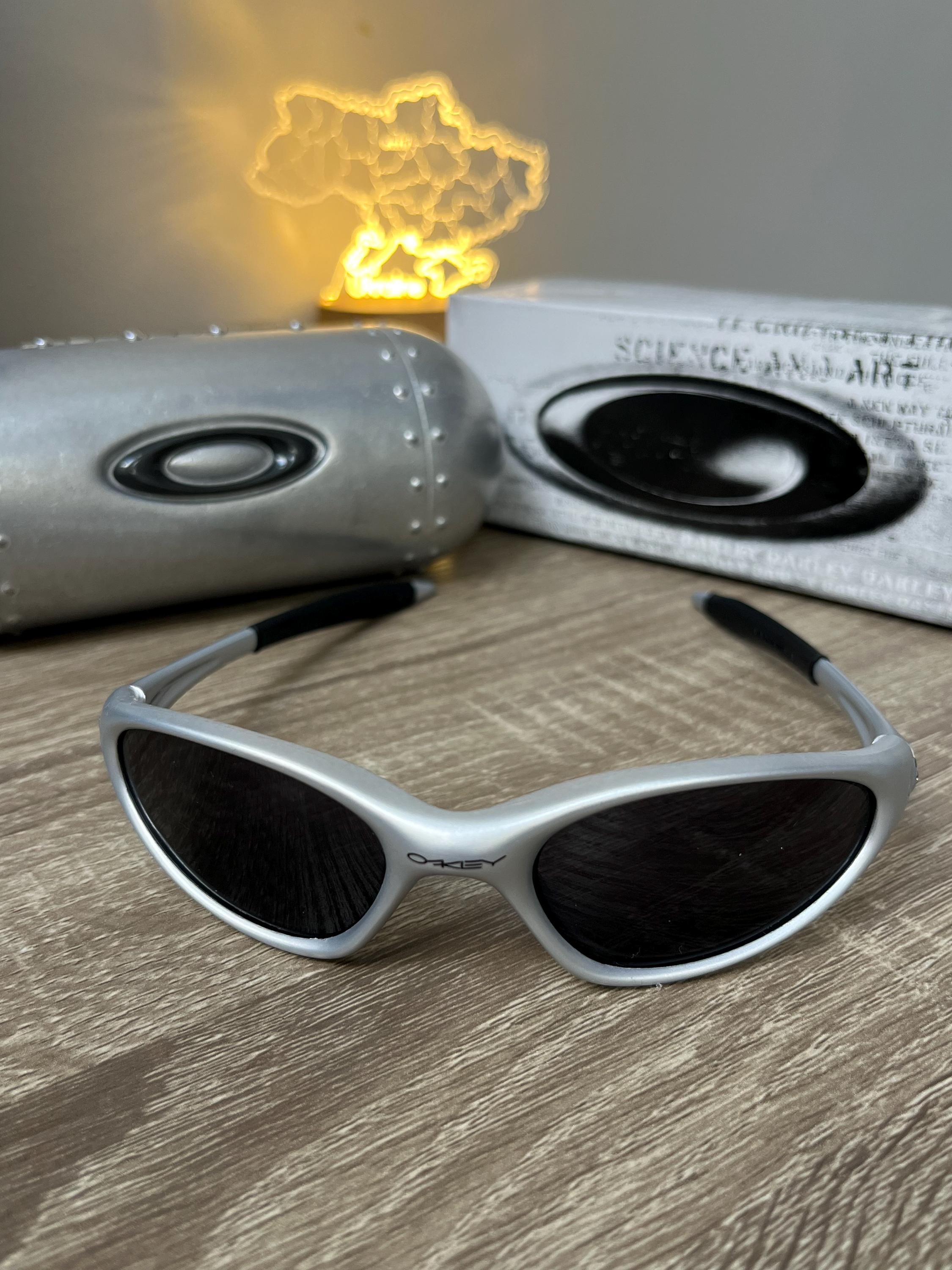 希少　オークリー　OAKLEY　ミニッツ　Minute　サングラス　ホワイト 楽天市場】新品同様 オークリー サングラス ミニッツ MINUTE