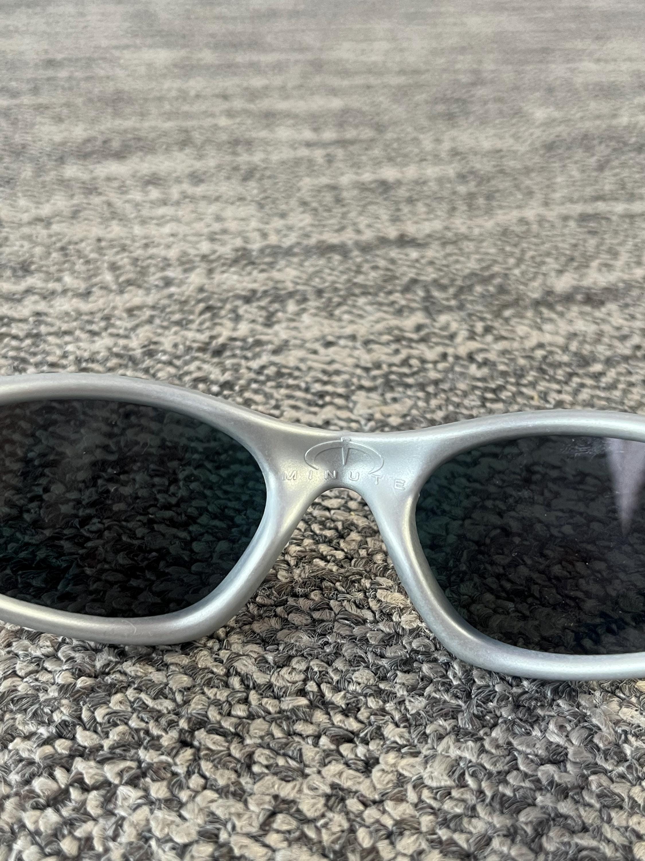 小物 Archive OAKLEY minute sunglasses silver OAKLEY MINUTE 1.0 Silver Aluminum Case Included Fashion