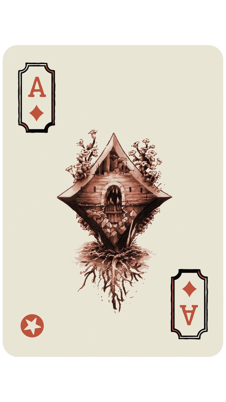 Op de afbeelding: Speelkaart, ruiten aas, met een sepia-getinte illustratie van een vestingachtige structuur. De kaart heeft de letter "A" en ruit symbolen in zwart en rood, met een ster in de linker benedenhoek.
