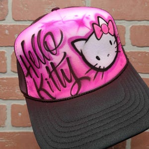 Bonita gorra de camionero de gatito/Gorra de aerógrafo estilo grafiti rosa de Hello Cat con gráfico de dibujos animados kawaii/Opción de nombre o frase personalizada