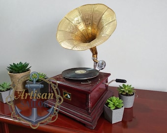 Gramófono vintage de palisandro con cuerno de latón: decoración floral vintage de 75 cm