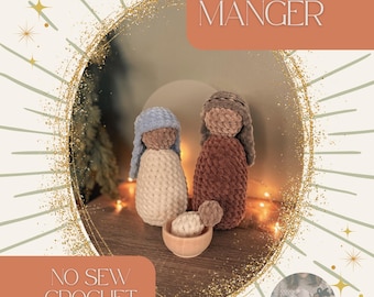 Puede incluir: Imagen de un patrón de ganchillo de un pesebre moderno. La imagen muestra dos figuras de ganchillo con cubiertas para la cabeza azules y marrones, y un pequeño cuenco de madera con dos piezas de ganchillo. El texto dice "Modern Manger" y "No Sew Crochet Pattern".