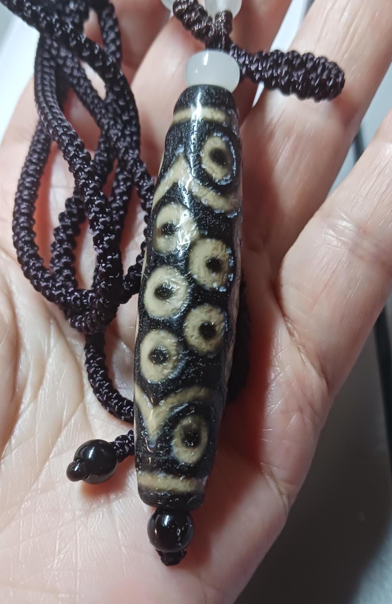 チベット　首飾り チベット瑪瑙ビーズペンダント：21眼のお守り、58 x 13 mm - Etsy 日本