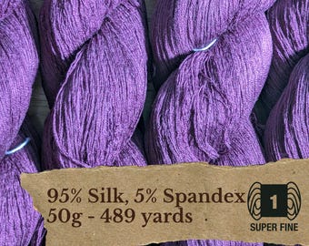 Hilo de seda reciclada para fingering – 50 g / 489 yardas – Doble capa, cuádruple – Morado oscuro – “Violet Panthera”