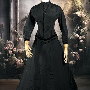 Victorian Dress 1890 Black Mourning 3pc Set, Silk & Lace Top and Skirts Sz M/L