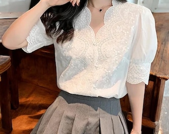 Elegant White Lace Blouse – Vintage Embroidered Half Sleeve Top