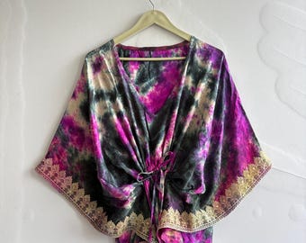 Vestido caftán de seda crepé reciclada con estampado tie-dye / Vestido largo estilo boho