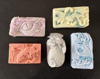Barre de savon Dragon - Savon fantaisie fantaisie avec jeu de dés intégré
