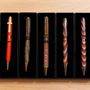 Bolígrafos de madera hechos a mano