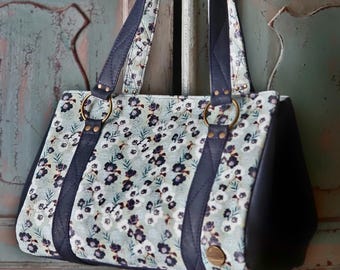 Happy Handbag Sewing Pattern: Beginner Barrel Bag (Digital PDF Pattern)