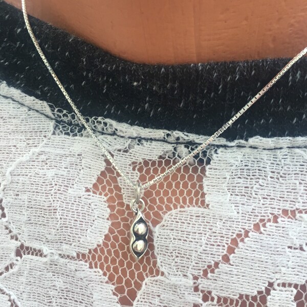 Two Peas in a Pod Necklace - Friend necklace