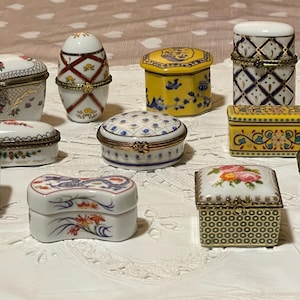 Boîte à pilules en porcelaine vintage Del PRADO - Boîte à bijoux