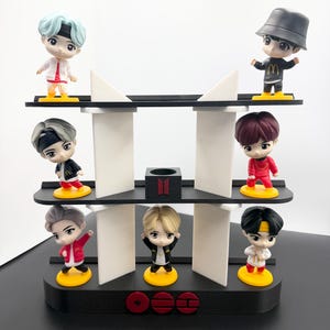 3D printed BTS TinyTAN stand + light stick holder!
