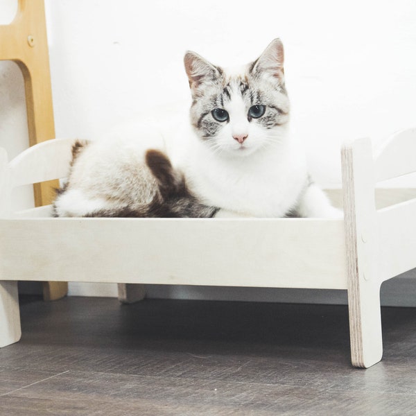 Natural Wood Cute Cat Bed / Modern Cat Bed /Eco friendly / Cat Furniture / Unique pet gifts / Little Dog Bed / Cat Perch / Kitten Sleeping