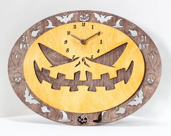 Pumpkin decorations / Scary Halloween decor /  Large wall clock / farmhouse clocks / Wood wall clock / Modern wall clock / 31 october sign