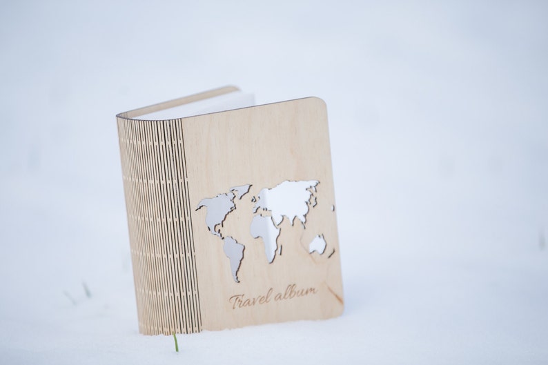 TRAVEL PHOTO ALBUM / Wedding Photo Book / Engraved Photo Album / Wooden Photo Album / Engraved / Album for 100 Photos / Lasercut wood / Gift image 2