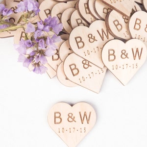 50 personalisierte Holzherzen, Hochzeitsgeschenke, Holzherz Gastgeschenke, personalisierte Gastgeschenke, Holzherz, Tags, Hochzeitsaccessoire, Tischdekoration