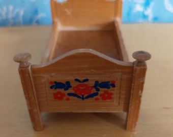 antigua Casa de muñecas cama de madera