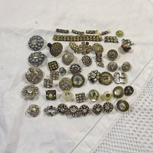 Collection of vintage paste set buttons etc - metal and plastic, for spares and repairs  (Ref SEB879)