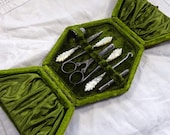 Antique box of sewing tools, pearl handles - etui - antique sewing notions (Ref SEB339)