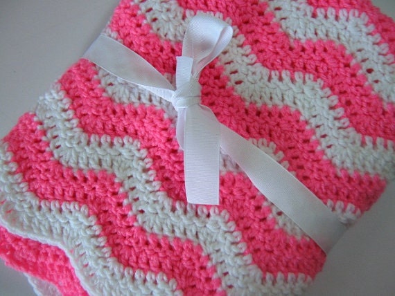 monica's simple ripple crochet baby blanket