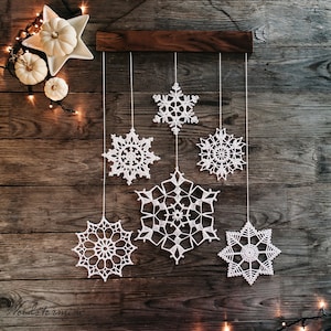 Wall decor, elegant Christmas decoration, crochet snowflakes mobile, christmas wall art, crochet wall hanging, unique holiday home decor