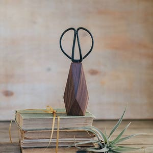 Faceted wood vase minimalist flower vase bud vase table centerpiece stick vase stem vase image 1