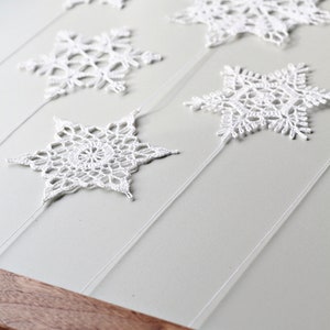 Kerst wand decor-gehaakte sneeuwvlokken mobiele-Kerstmis Wall Art-sneeuwvlokken en houten ornament voor Home decor afbeelding 3