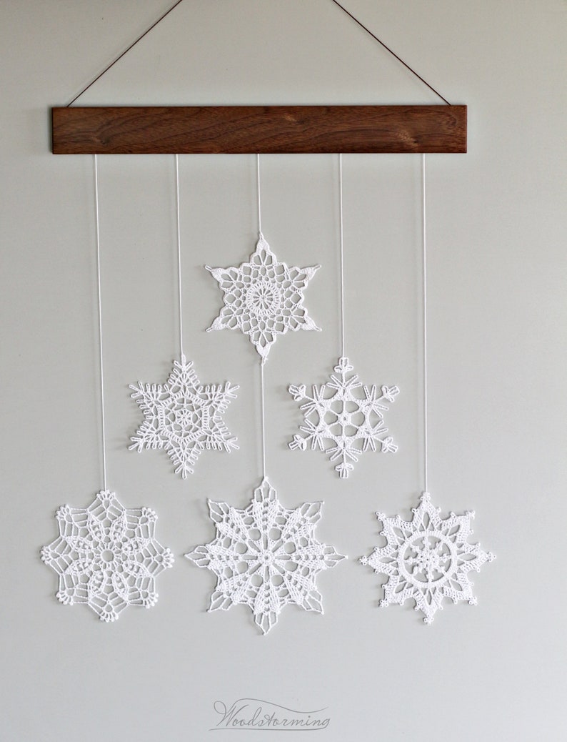 Kerst wand decor-gehaakte sneeuwvlokken mobiele-Kerstmis Wall Art-sneeuwvlokken en houten ornament voor Home decor afbeelding 5