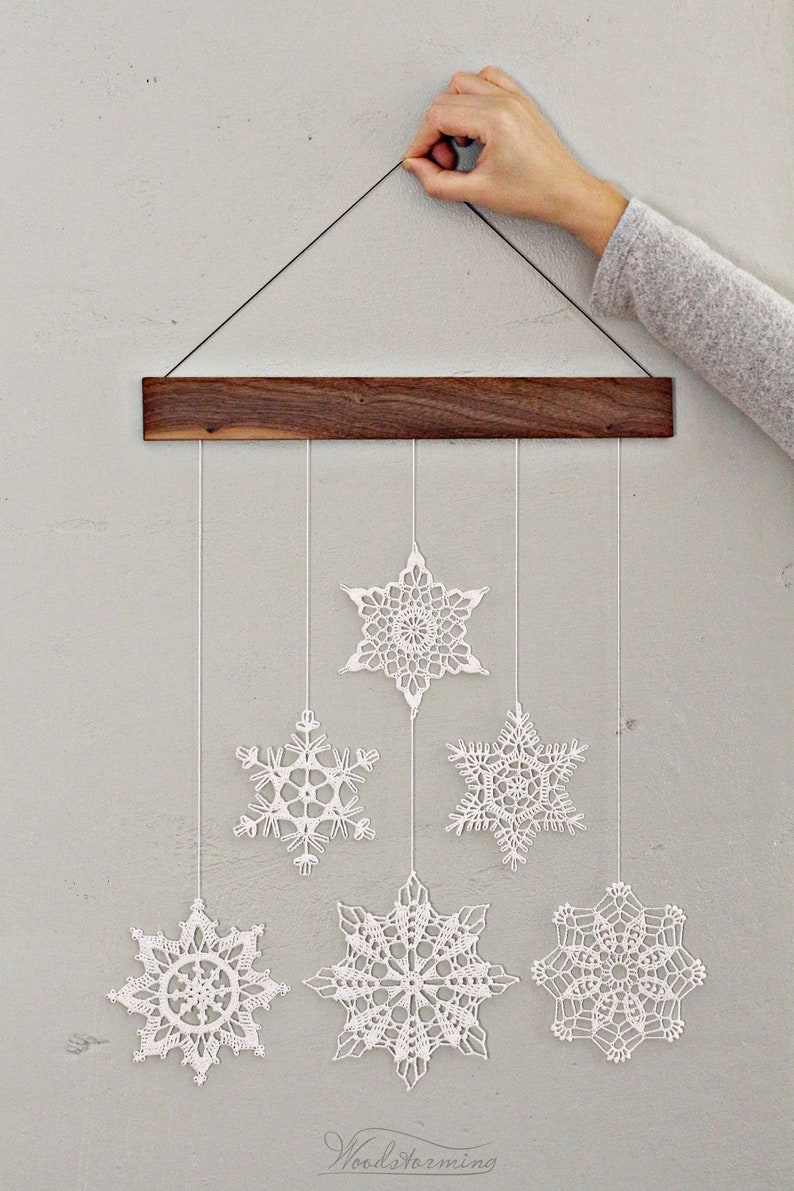 Kerst wand decor-gehaakte sneeuwvlokken mobiele-Kerstmis Wall Art-sneeuwvlokken en houten ornament voor Home decor afbeelding 2