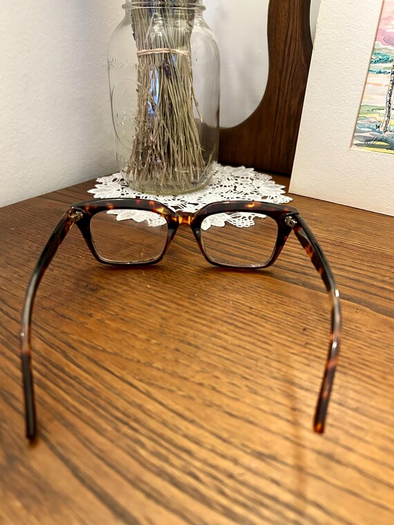 Vintage Tortoiseshell Rectangular Eyeglasses Fram… - image 7