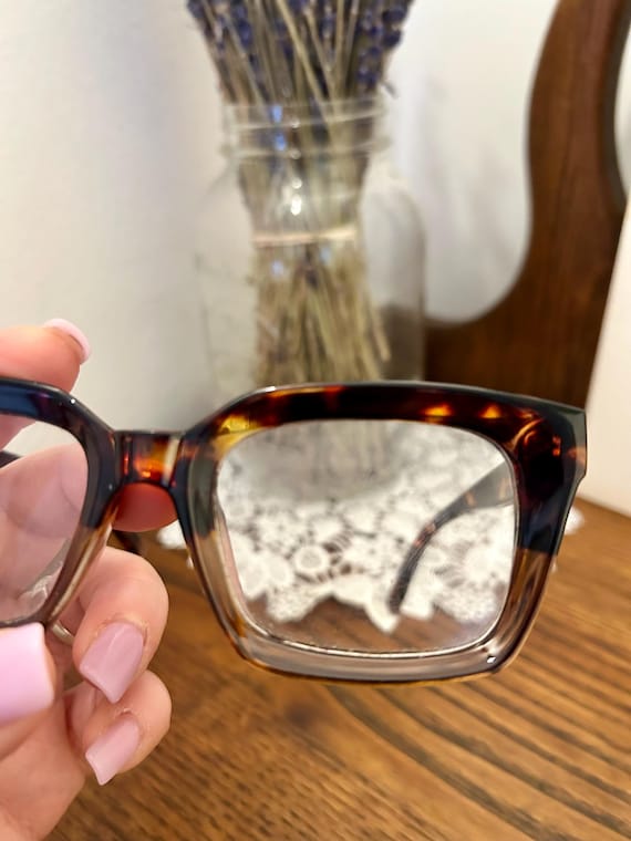 Vintage Tortoiseshell Rectangular Eyeglasses Fram… - image 9