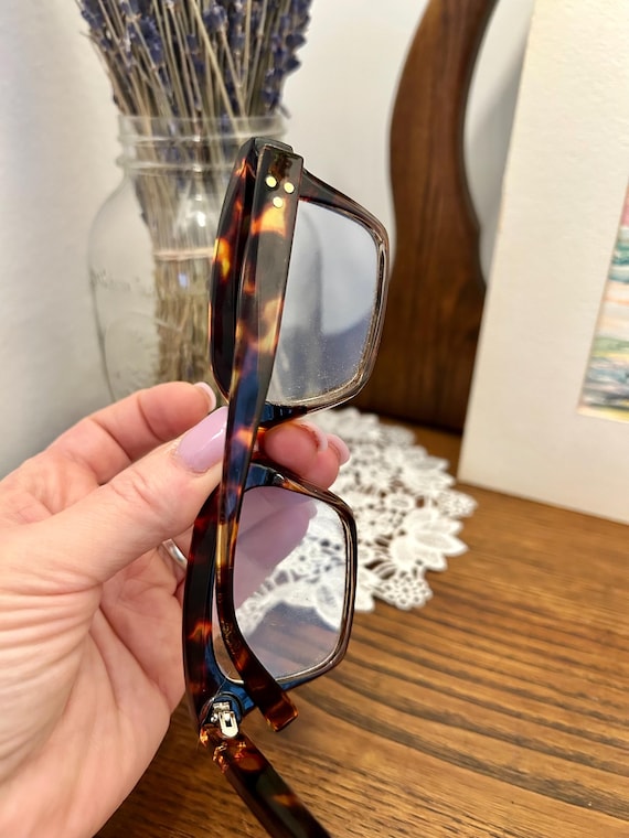 Vintage Tortoiseshell Rectangular Eyeglasses Fram… - image 8