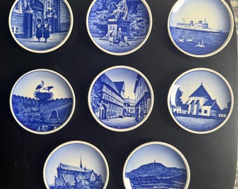 Deens blauw porseleinen miniborden set van 8 Copenhagen Denmark wanddecoratie