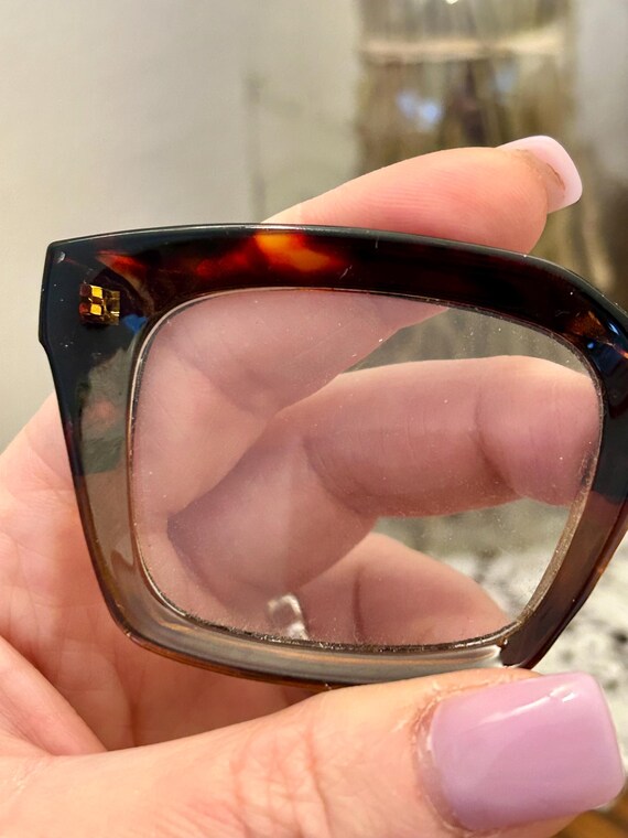 Vintage Tortoiseshell Rectangular Eyeglasses Fram… - image 11