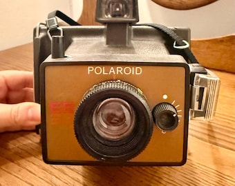 Polaroid EE33 Land Camera Near Mint With Original Box and Manual