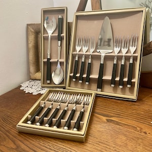 Vintage japanskt rostfritt stål underhållningsset – tårtbestick och gafflar – Mid Century-porslin